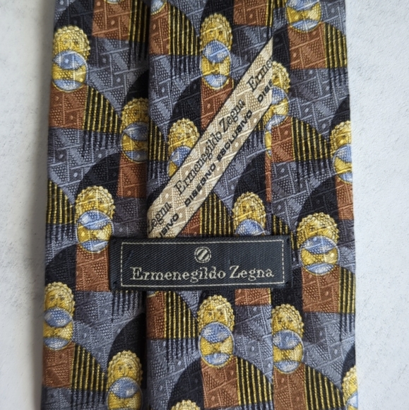 ERMENEGILDO ZEGNA SILK GEOMETRIC DESIGN SUN 🌞 MOON 🌙 MENS TIE - Picture 8 of 8
